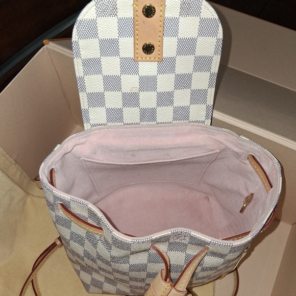 Trade As Discussed - Picture 6 of 7